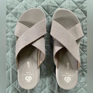 Clarks Cloudstepper sandals. Size: US 8m. Color: grey.
